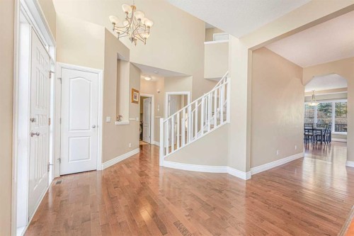 10 Tusslewood Heights Nw, Calgary, AB - Indoor Photo Showing Other Room