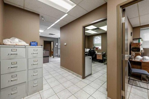 5110 56 Avenue Se, Calgary, AB 