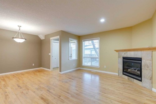826 18 Avenue Nw, Calgary, AB - Indoor With Fireplace