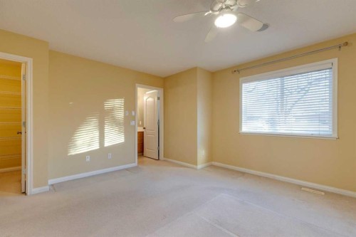 826 18 Avenue Nw, Calgary, AB - Indoor Photo Showing Other Room