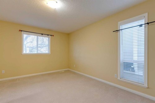 826 18 Avenue Nw, Calgary, AB - Indoor Photo Showing Other Room