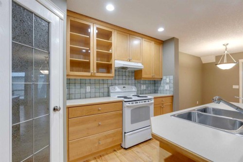 826 18 Avenue Nw, Calgary, AB - Indoor Photo Showing Kitchen With Double Sink