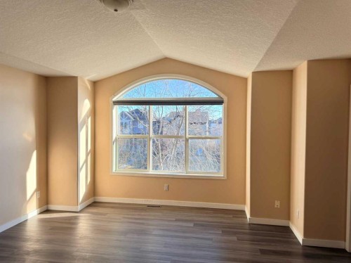 672 Taradale Drive Ne, Calgary, AB - Indoor Photo Showing Other Room