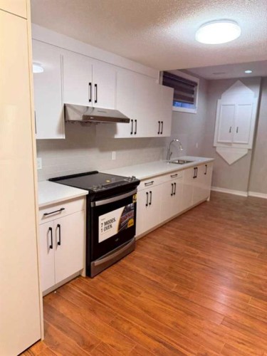672 Taradale Drive Ne, Calgary, AB - Indoor Photo Showing Kitchen