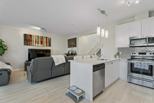 1191 Channelside Drive Sw, Airdrie, AB - Indoor Photo Showing Kitchen