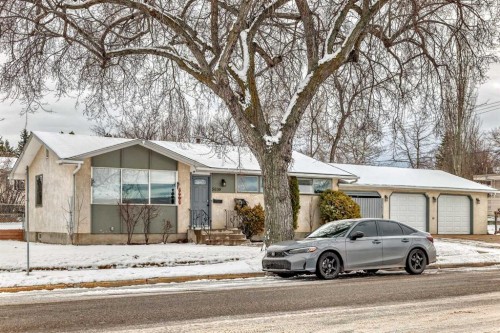 5039 44 Street  Innisfail, AB T4G 1L5