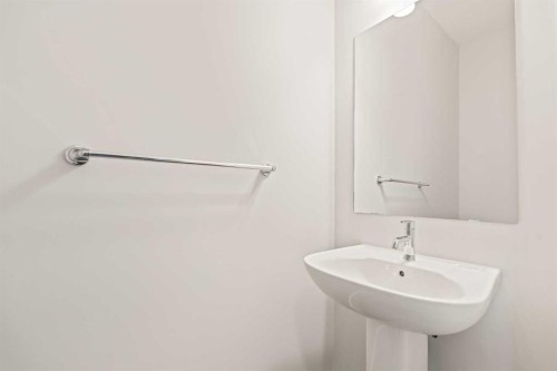 62 Setonvista Grove Se, Calgary, AB - Indoor Photo Showing Bathroom