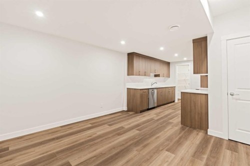 62 Setonvista Grove Se, Calgary, AB - Indoor Photo Showing Kitchen
