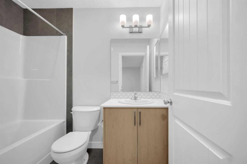 164 Legacy Reach Close Se, Calgary, AB - Indoor Photo Showing Bathroom