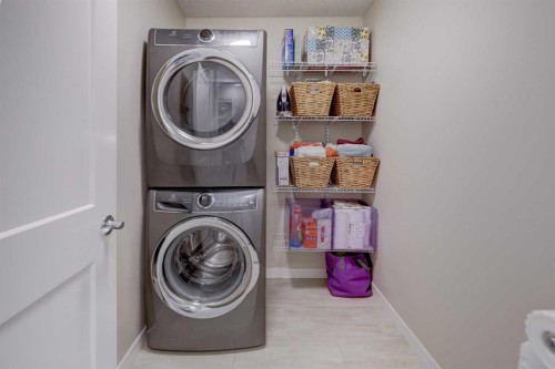3111 Breen Crescent Nw, Calgary, AB - Indoor Photo Showing Laundry Room