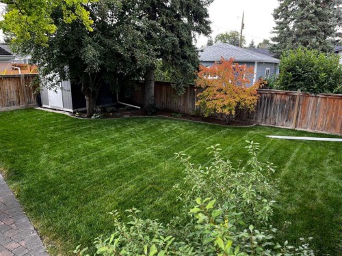 3111 Breen Crescent Nw, Calgary, AB - Outdoor With Backyard