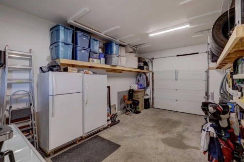 3111 Breen Crescent Nw, Calgary, AB - Indoor Photo Showing Garage