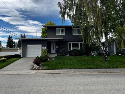 3111 Breen Crescent Nw, Calgary, AB - Outdoor With Facade