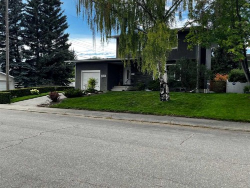3111 Breen Crescent Nw, Calgary, AB - Outdoor
