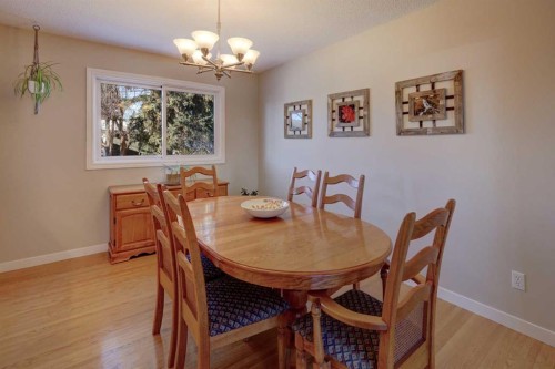 3111 Breen Crescent Nw, Calgary, AB - Indoor Photo Showing Dining Room