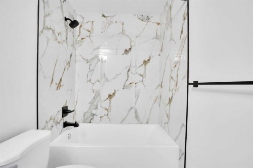 59 Baysprings Terrace Sw, Airdrie, AB - Indoor Photo Showing Bathroom