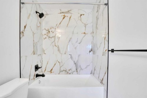 59 Baysprings Terrace Sw, Airdrie, AB - Indoor Photo Showing Bathroom