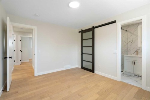 924 Canna Crescent Sw, Calgary, AB - Indoor Photo Showing Other Room