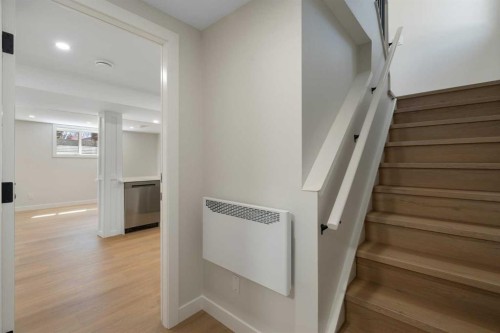 924 Canna Crescent Sw, Calgary, AB - Indoor Photo Showing Other Room