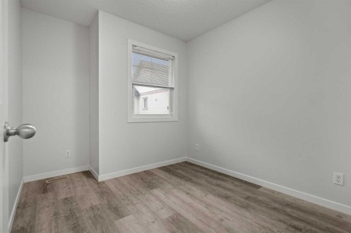 39 New Brighton Point Se, Calgary, AB - Indoor Photo Showing Other Room