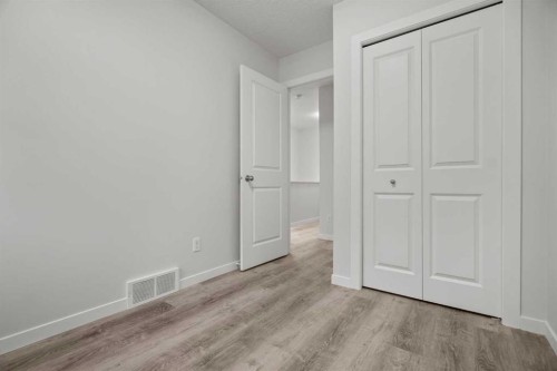 39 New Brighton Point Se, Calgary, AB - Indoor Photo Showing Other Room