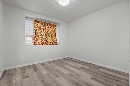 39 New Brighton Point Se, Calgary, AB - Indoor Photo Showing Other Room