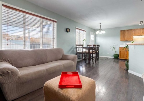 37 Cimarron Meadows Bay, Okotoks, AB - Indoor Photo Showing Living Room