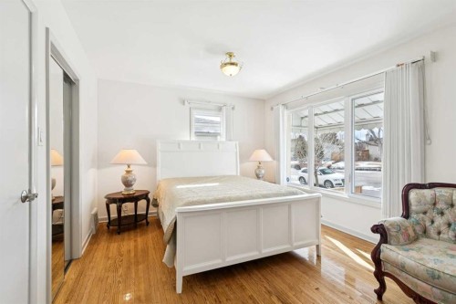 1228 Richland Road Ne, Calgary, AB - Indoor Photo Showing Bedroom
