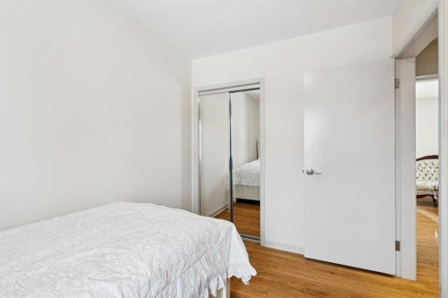 1228 Richland Road Ne, Calgary, AB - Indoor Photo Showing Bedroom