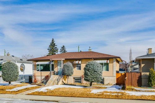 1228 Richland Road Ne, Calgary, AB - Outdoor