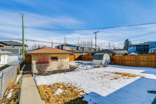 1228 Richland Road Ne, Calgary, AB - Outdoor