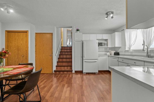 6938 Laguna Way Ne, Calgary, AB - Indoor