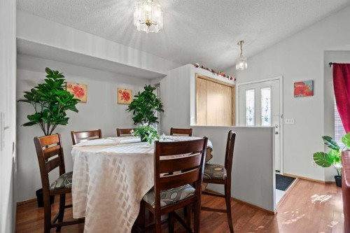 6938 Laguna Way Ne, Calgary, AB - Indoor Photo Showing Dining Room