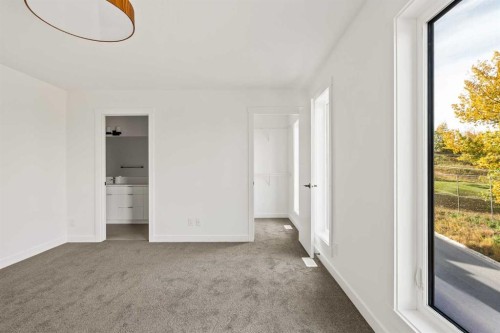 2507 Sovereign Crescent Sw, Calgary, AB - Indoor Photo Showing Other Room