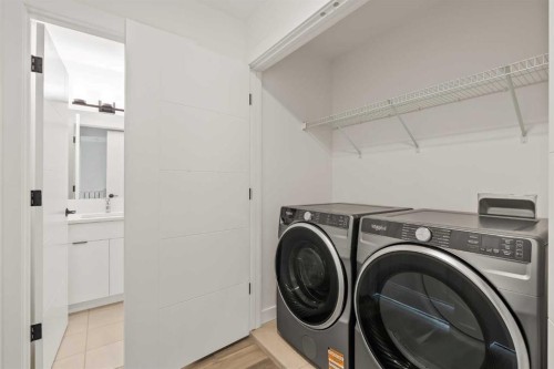 2507 Sovereign Crescent Sw, Calgary, AB - Indoor Photo Showing Laundry Room