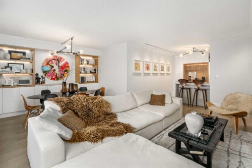 71D-231 Heritage Drive Se, Calgary, AB - Indoor Photo Showing Living Room