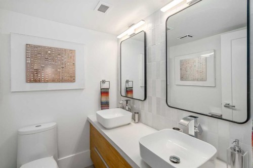 71D-231 Heritage Drive Se, Calgary, AB - Indoor Photo Showing Bathroom