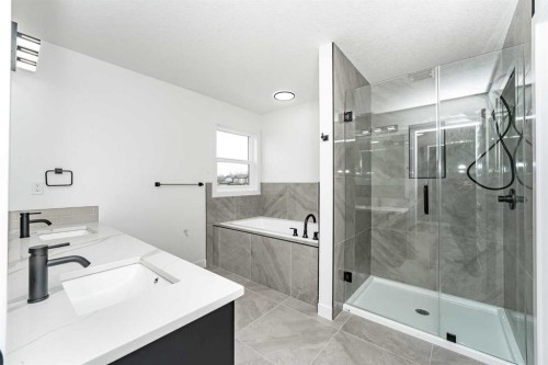 182 Lakewood Crescent, Strathmore, AB - Indoor Photo Showing Bathroom