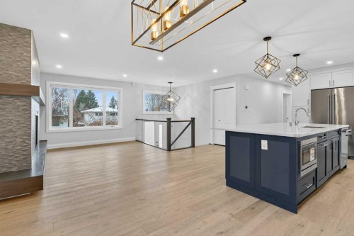 3704 58 Avenue Sw, Calgary, AB - Indoor Photo Showing Kitchen With Upgraded Kitchen