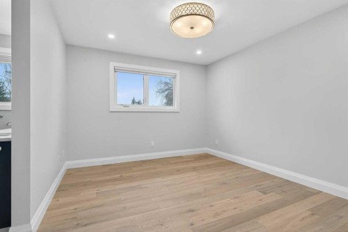 3704 58 Avenue Sw, Calgary, AB - Indoor Photo Showing Other Room