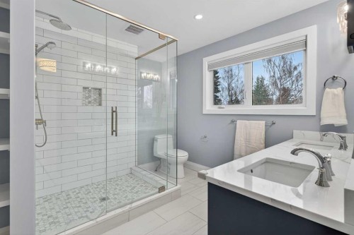 3704 58 Avenue Sw, Calgary, AB - Indoor Photo Showing Bathroom