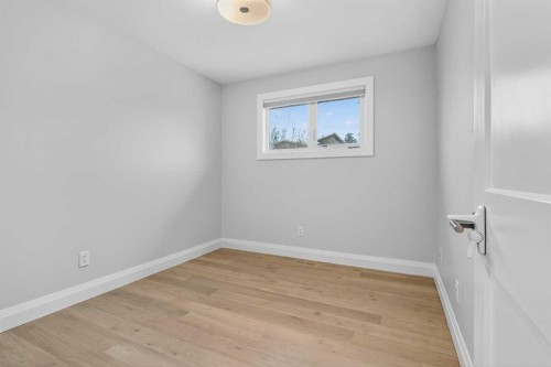 3704 58 Avenue Sw, Calgary, AB - Indoor Photo Showing Other Room