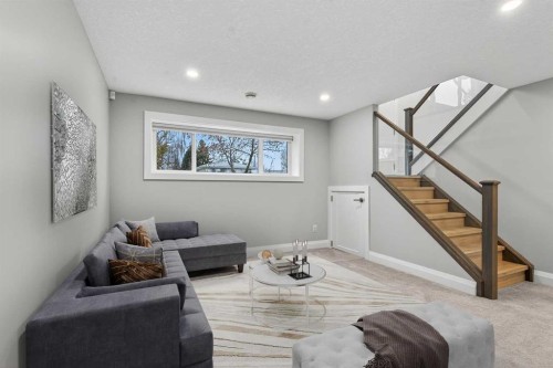 3704 58 Avenue Sw, Calgary, AB - Indoor Photo Showing Other Room