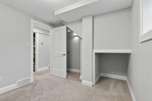3704 58 Avenue Sw, Calgary, AB - Indoor Photo Showing Other Room