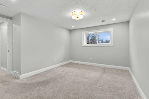 3704 58 Avenue Sw, Calgary, AB - Indoor Photo Showing Other Room