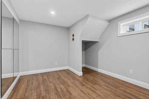 3704 58 Avenue Sw, Calgary, AB - Indoor Photo Showing Other Room