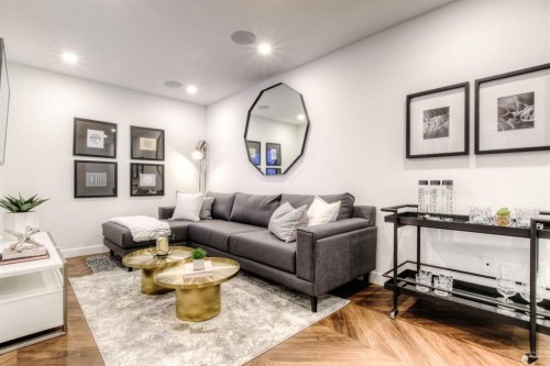 114-8505 Broadcast Avenue Sw, Calgary, AB - Indoor Photo Showing Living Room