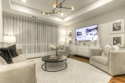 114-8505 Broadcast Avenue Sw, Calgary, AB - Indoor Photo Showing Living Room