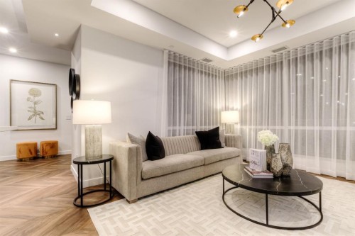 114-8505 Broadcast Avenue Sw, Calgary, AB - Indoor Photo Showing Living Room