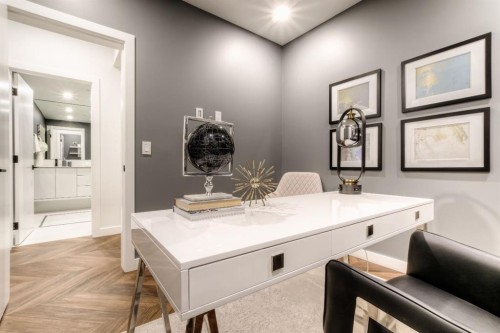 114-8505 Broadcast Avenue Sw, Calgary, AB - Indoor Photo Showing Bathroom